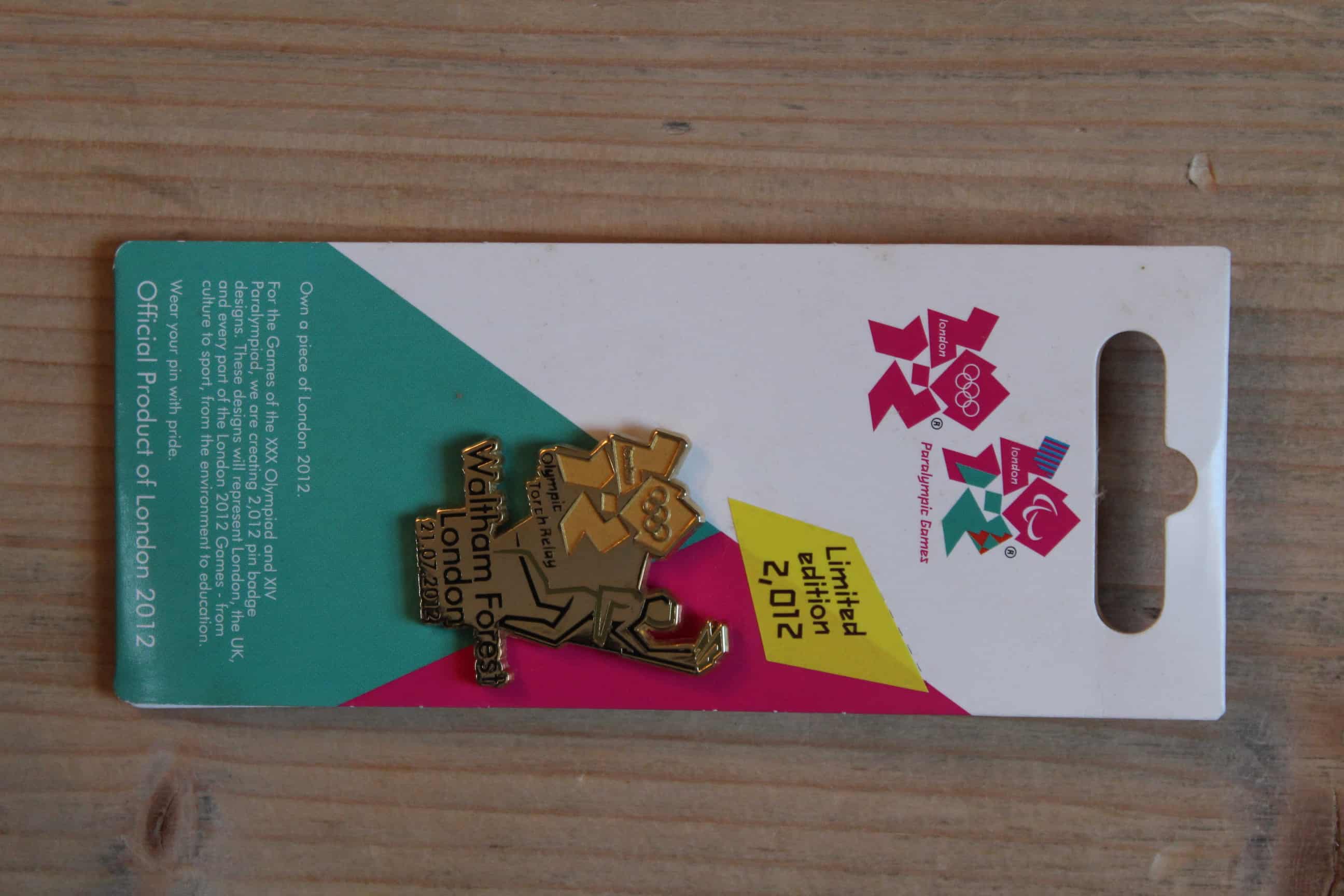 2012 LONDON OLYMPICS TORCH RELAY (WALTHAM FOREST LONDON) PIN BADGE